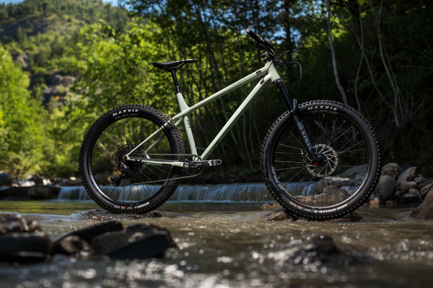 https://news.commencal.com/news/1577/medium/meta%20ht%20am%20essential%20.jpg