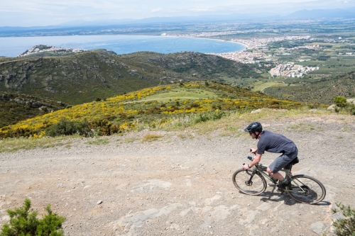 COMMENCAL NEWS Le-FCB-2021-in-versione-Gravel